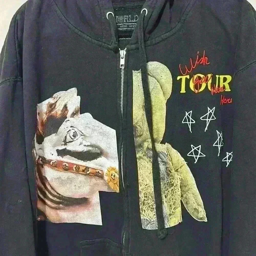 AstroWorld - Picture 2 of 8
